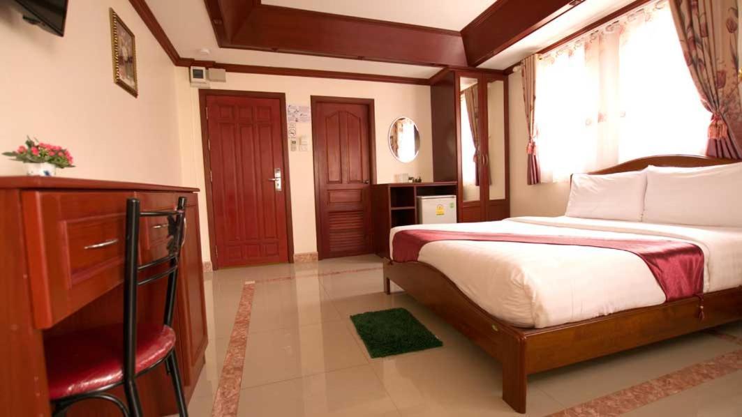 Bluebird Inn Pattaya Exterior foto