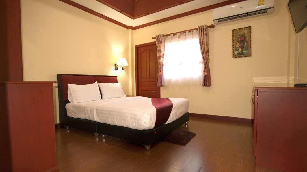 Bluebird Inn Pattaya Exterior foto